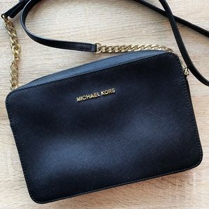 Michael Kors Jet Set East West Saffiano Crossbody Bag